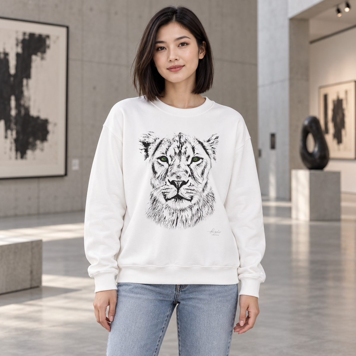 B&W Lioness Heavy Unisex Sweatshirt